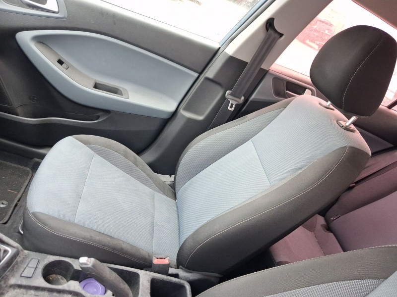 Recambio de asiento delantero derecho para hyundai i20 ii (gb, ib) 1.2 referencia OEM IAM  C/AIRBAG 
