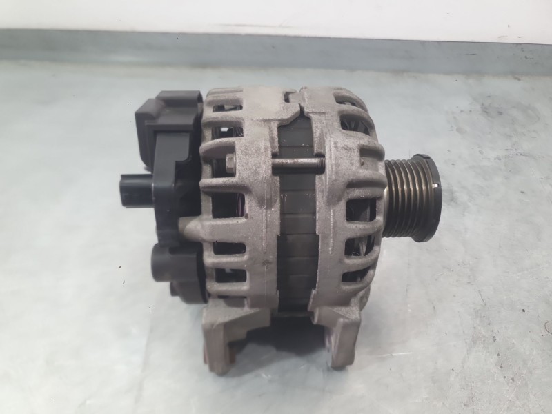 Recambio de alternador para renault clio iv (bh_) 0.9 tce 90 referencia OEM IAM 231007644R 231002854R 