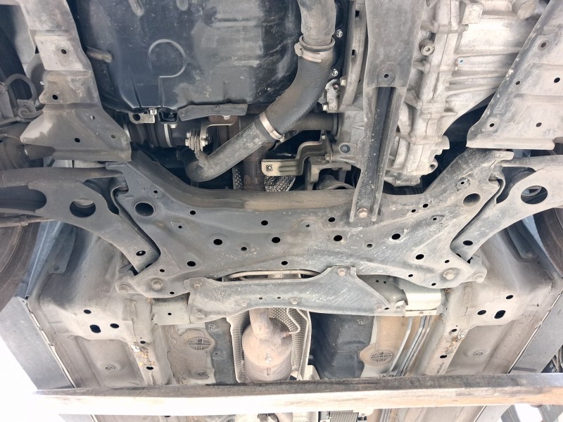 Recambio de puente delantero para mitsubishi outlander ii van (cw_w) di-d 4wd (cw1w) referencia OEM IAM 4000A428  