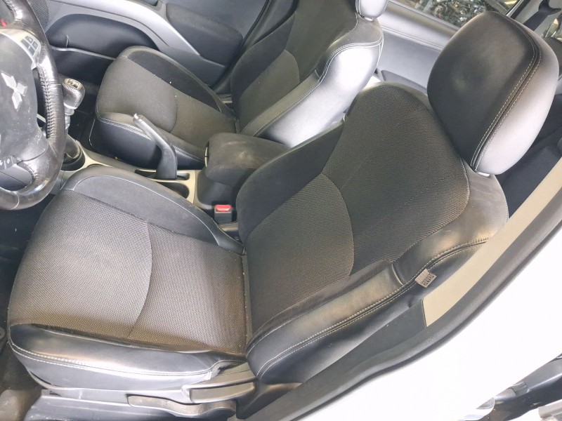 Recambio de asiento delantero izquierdo para mitsubishi outlander ii van (cw_w) di-d 4wd (cw1w) referencia OEM IAM   