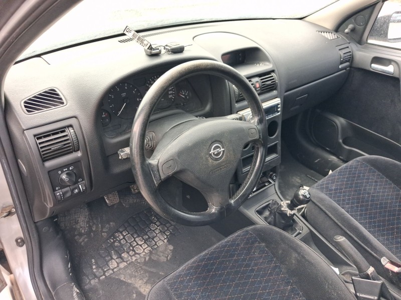 opel astra g hatchback (t98) del año 2000