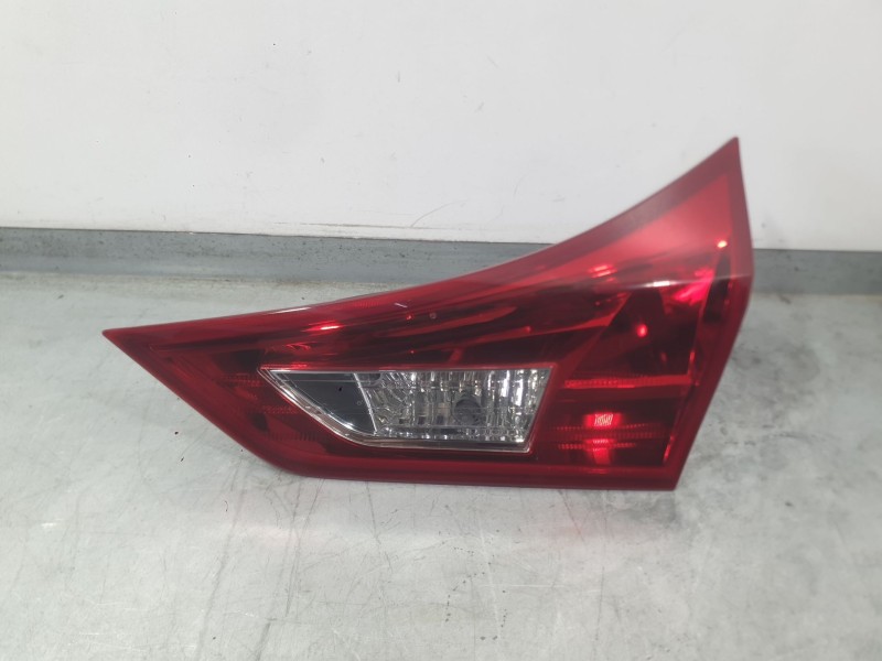 Recambio de piloto trasero derecho interior para toyota auris (_e18_) 2.0 d-4d (ade186_) referencia OEM IAM 8158102460  
