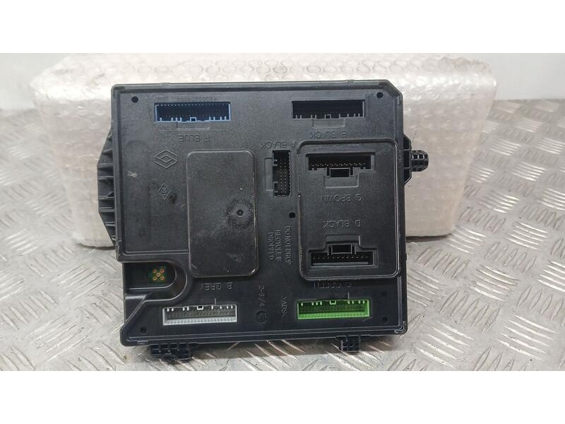 Recambio de modulo electronico para renault megane iii berlina 5 p limited referencia OEM IAM 284B18225R CONTINENTAL S180180060B