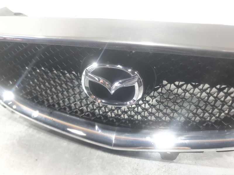 Recambio de rejilla delantera para mazda cx-5 (kf) 2.2 d referencia OEM IAM KB8A50719A  