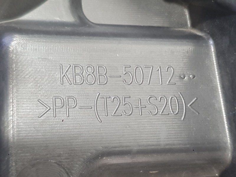 Recambio de rejilla delantera para mazda cx-5 (kf) 2.2 d referencia OEM IAM KB8A50719A  