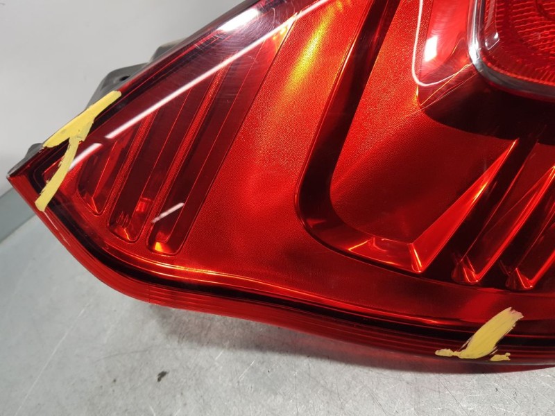 Recambio de piloto trasero izquierdo para ford fiesta (ccn) ambiente referencia OEM IAM 1877011  MANCHADO PINTURA