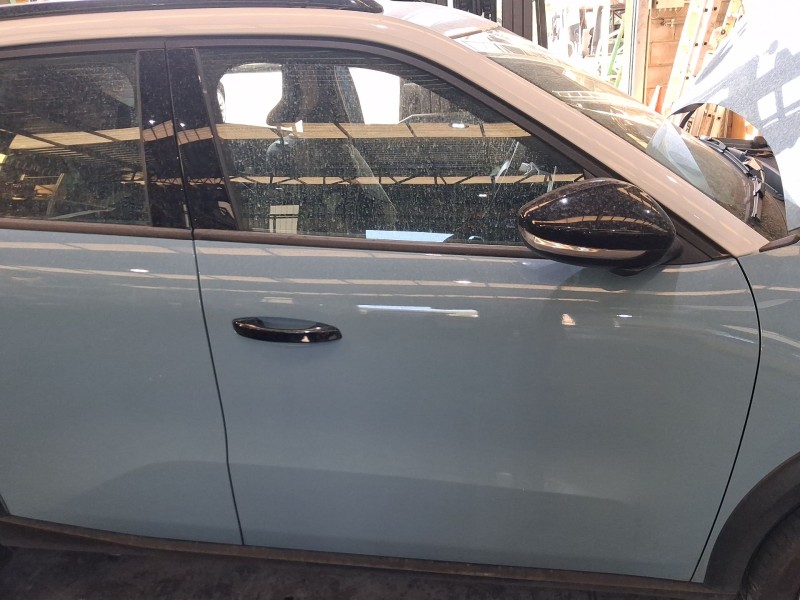 Recambio de puerta delantera derecha para citroën c3 iv 1.2 puretech referencia OEM IAM 9855224080  