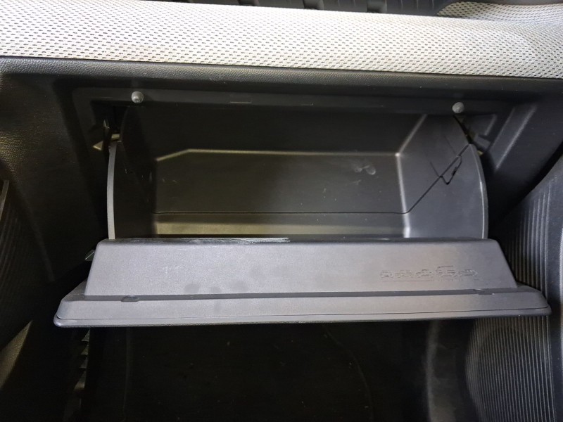 Recambio de guantera para citroën c3 iv 1.2 puretech referencia OEM IAM 98600321ZD  