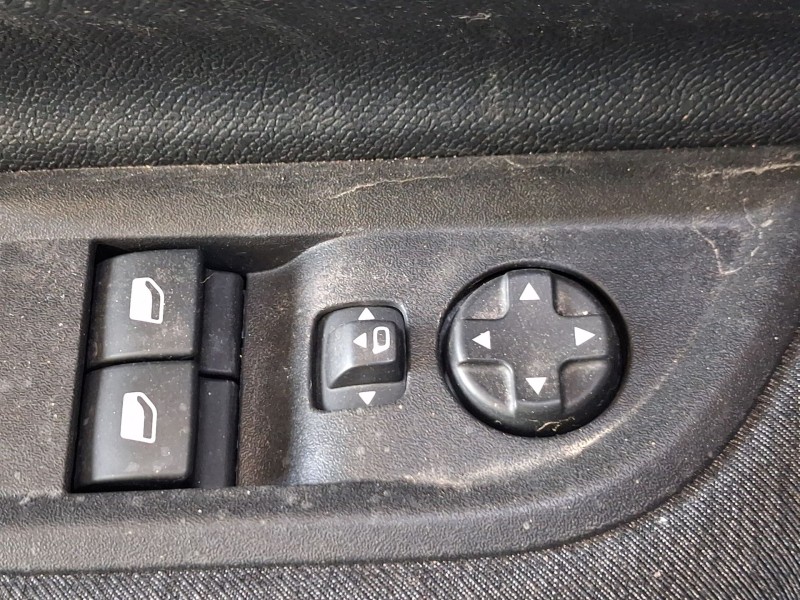Recambio de mando elevalunas delantero izquierdo para citroën c3 iv 1.2 puretech referencia OEM IAM 98614450ZD  