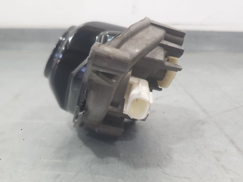 Recambio de faro antiniebla izquierdo para mazda cx-5 (kf) 2.2 d referencia OEM IAM B63B51690  