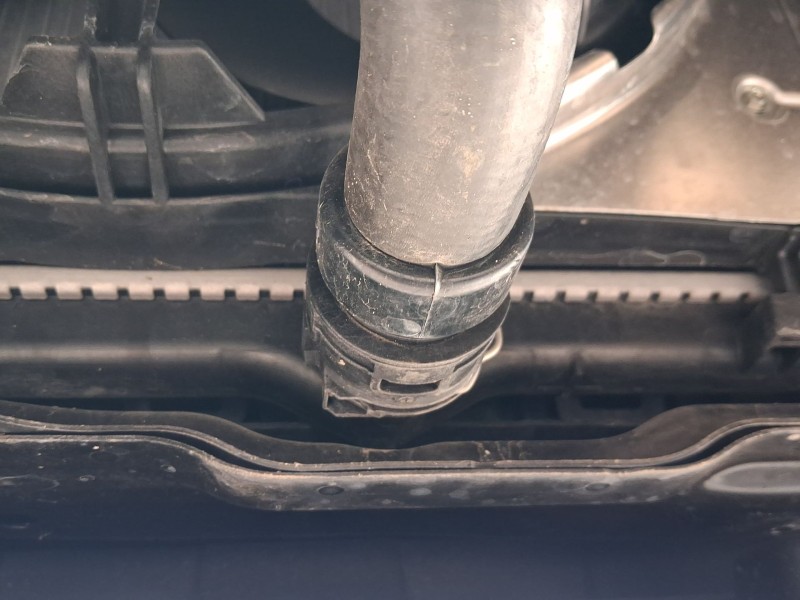 Recambio de radiador agua para citroën c3 iv 1.2 puretech referencia OEM IAM 9860983280  