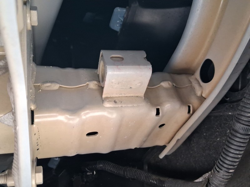 Recambio de refuerzo paragolpes trasero para citroën c3 iv 1.2 puretech referencia OEM IAM 9858194280  