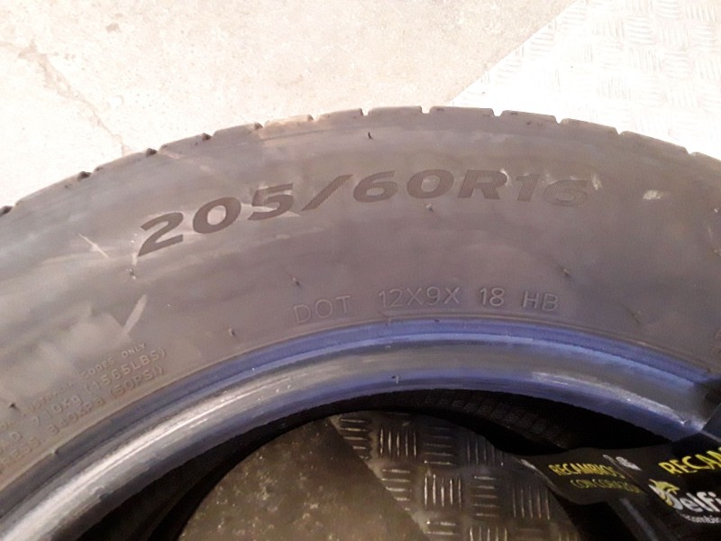 Recambio de neumatico pareja para neumaticos reutilizados - referencia OEM IAM 205601696V HANKOOK 205/60/16/96V