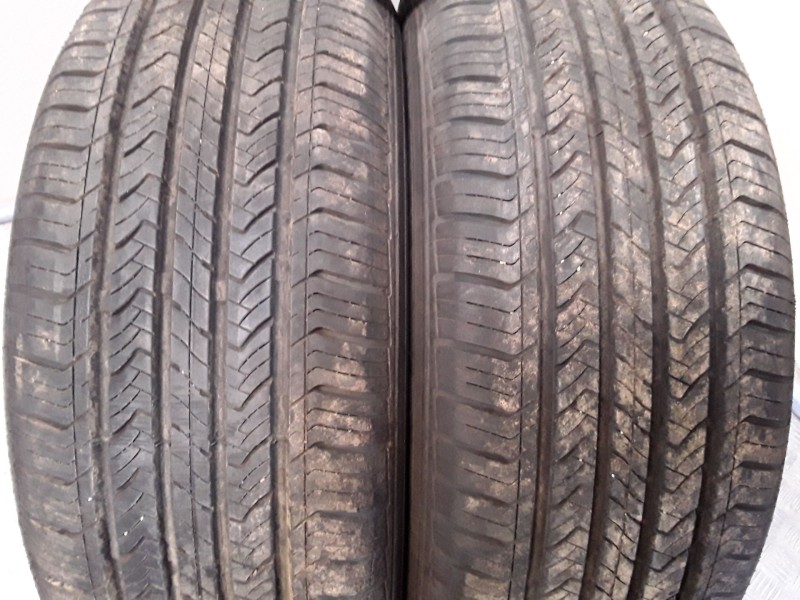 Recambio de neumatico para neumaticos reutilizados - referencia OEM IAM 215551794V MAXXIS 215/55/17/94V