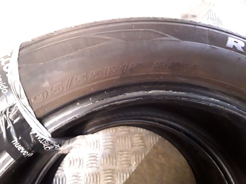 Recambio de neumatico pareja para neumaticos reutilizados - referencia OEM IAM 195551585V ROADSTONE 195/55/15/85V