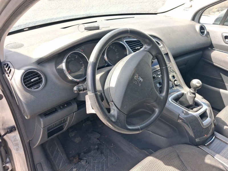 peugeot 5008 (0u_, 0e_) del año 2012