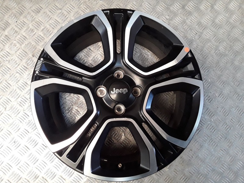 Recambio de llanta aluminio para jeep avenger (j2) electric referencia OEM IAM 7X18 4 TORN ET35 ALUMINIO 