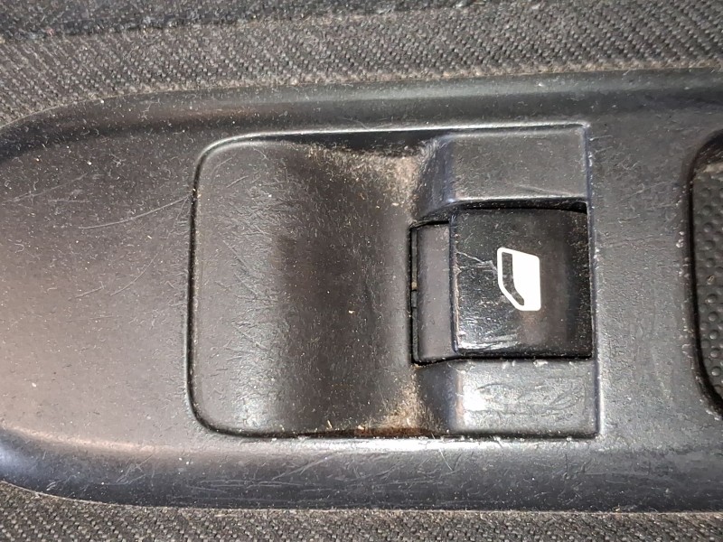 Recambio de mando elevalunas delantero derecho para peugeot 5008 (0u_, 0e_) 1.6 hdi referencia OEM IAM 6490X3  