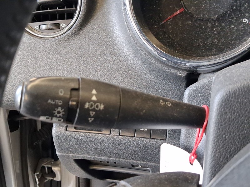 Recambio de mando luces y limpia para peugeot 5008 (0u_, 0e_) 1.6 hdi referencia OEM IAM 96773911ZD  