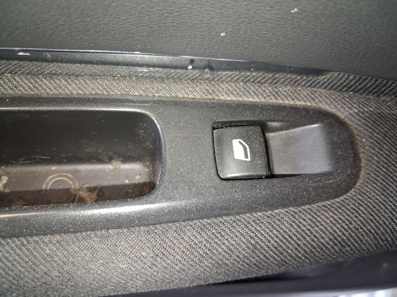 Recambio de mando elevalunas trasero izquierdo para peugeot 5008 (0u_, 0e_) 1.6 hdi referencia OEM IAM 6490RK  