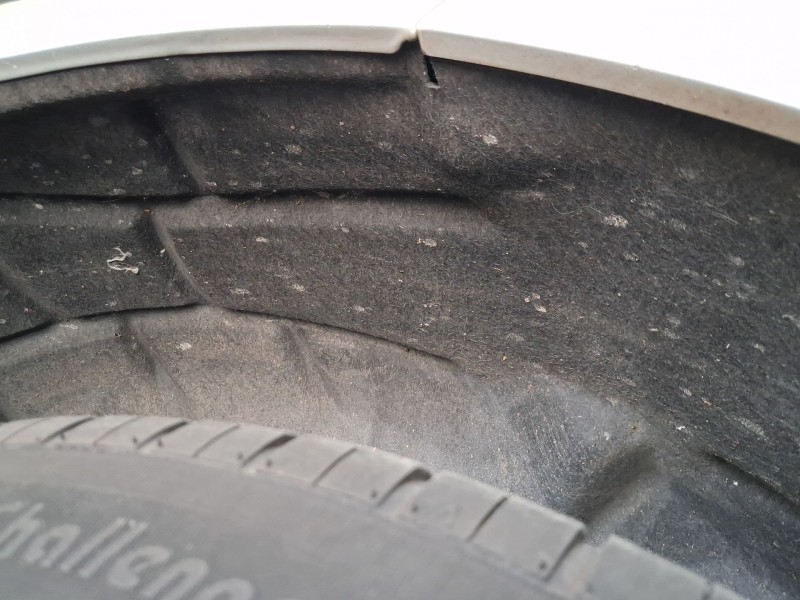 Recambio de plastico pase rueda tras. izq. para peugeot 5008 (0u_, 0e_) 1.6 hdi referencia OEM IAM 8533P3  