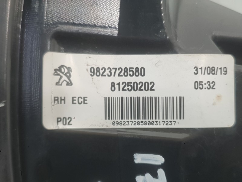 Recambio de piloto trasero derecho exterior para peugeot 308 ii (lb_, lp_, lw_, lh_, l3_) 1.2 thp 130 referencia OEM IAM 9823728