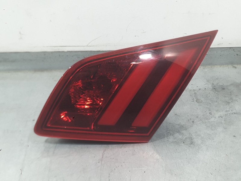 Recambio de piloto trasero derecho interior para peugeot 308 ii (lb_, lp_, lw_, lh_, l3_) 1.2 thp 130 referencia OEM IAM 9677818