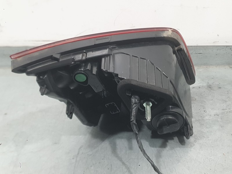 Recambio de piloto trasero derecho interior para peugeot 308 ii (lb_, lp_, lw_, lh_, l3_) 1.2 thp 130 referencia OEM IAM 9677818