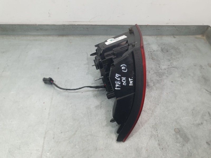 Recambio de piloto trasero derecho interior para peugeot 308 ii (lb_, lp_, lw_, lh_, l3_) 1.2 thp 130 referencia OEM IAM 9677818