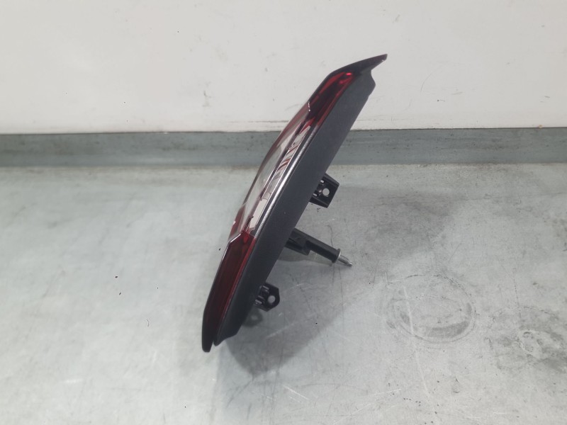 Recambio de piloto trasero derecho interior para renault captur i (j5_, h5_) 1.5 dci 90 referencia OEM IAM 265501712R  