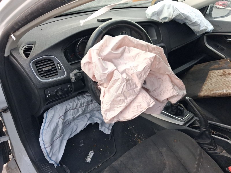 volvo v40 hatchback (525) del año 2013
