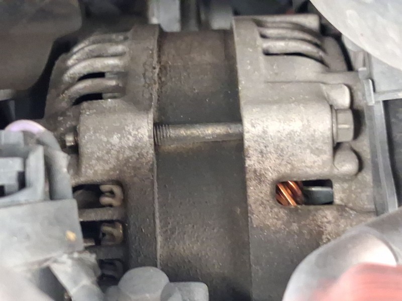 Recambio de alternador para ford tourneo courier b460 monospace 1.0 ecoboost referencia OEM IAM 2415008 1795985 