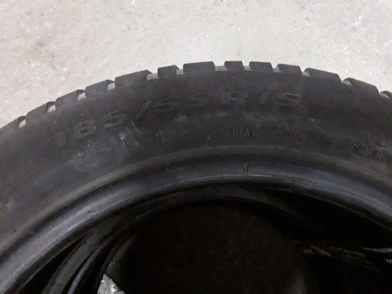 Recambio de neumatico pareja para neumaticos reutilizados - referencia OEM IAM 185551582H BFGOODRICH 185/55/15/82H