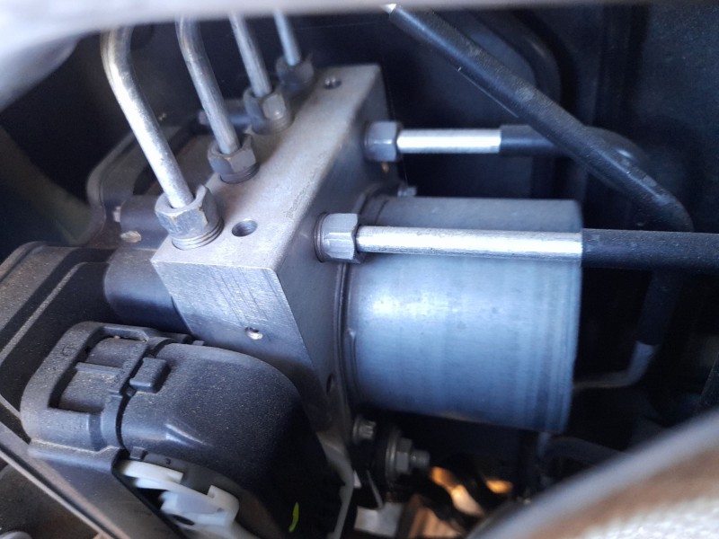 Recambio de abs para renault clio v (b7_) 1.0 sce 75 (b7m5) referencia OEM IAM 476600364R  