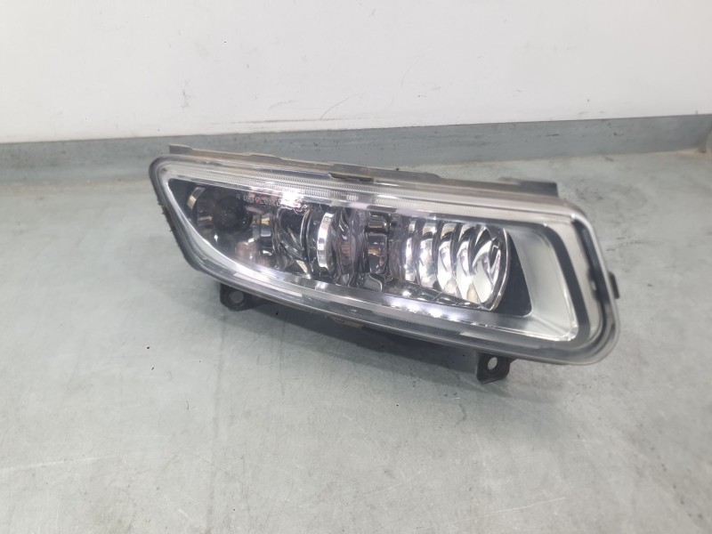 Recambio de faro antiniebla derecho para volkswagen polo v (6r1, 6c1) 1.6 tdi referencia OEM IAM   