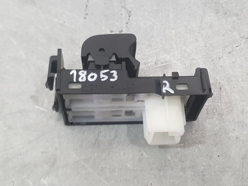 Recambio de mando elevalunas delantero izquierdo para toyota aygo x (_b7_) 1.0 vvt-i (kgb70) referencia OEM IAM 848200H010 C/MAN