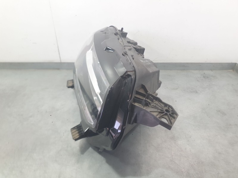 Recambio de faro derecho para toyota proace city furgoneta/monovolumen (bpz_) 1.5 d-4d 100 (bpzmd) referencia OEM IAM SU001B1698