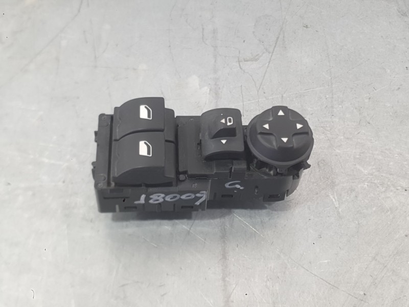 Recambio de mando elevalunas delantero izquierdo para toyota proace city furgoneta/monovolumen (bpz_) 1.5 d-4d 100 (bpzmd) refer