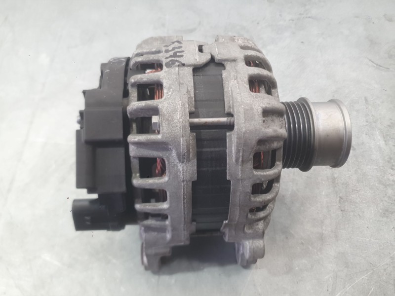 Recambio de alternador para volkswagen polo advance referencia OEM IAM 04E903015H  