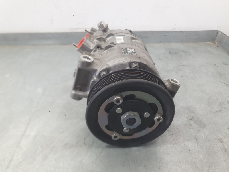 Recambio de compresor aire acondicionado para volkswagen polo advance referencia OEM IAM 5Q0816803D  