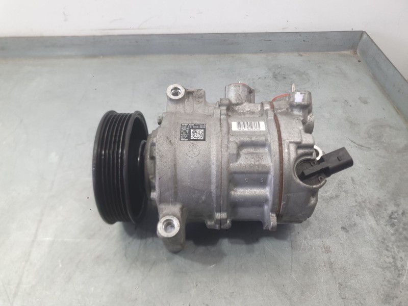 Recambio de compresor aire acondicionado para volkswagen polo advance referencia OEM IAM 5Q0816803D  