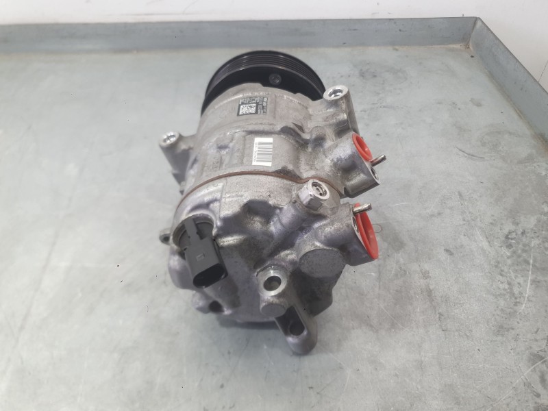 Recambio de compresor aire acondicionado para volkswagen polo advance referencia OEM IAM 5Q0816803D  
