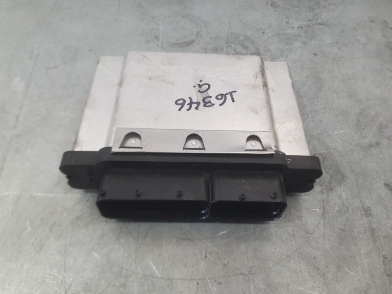 Recambio de centralita motor uce para volkswagen polo advance referencia OEM IAM   