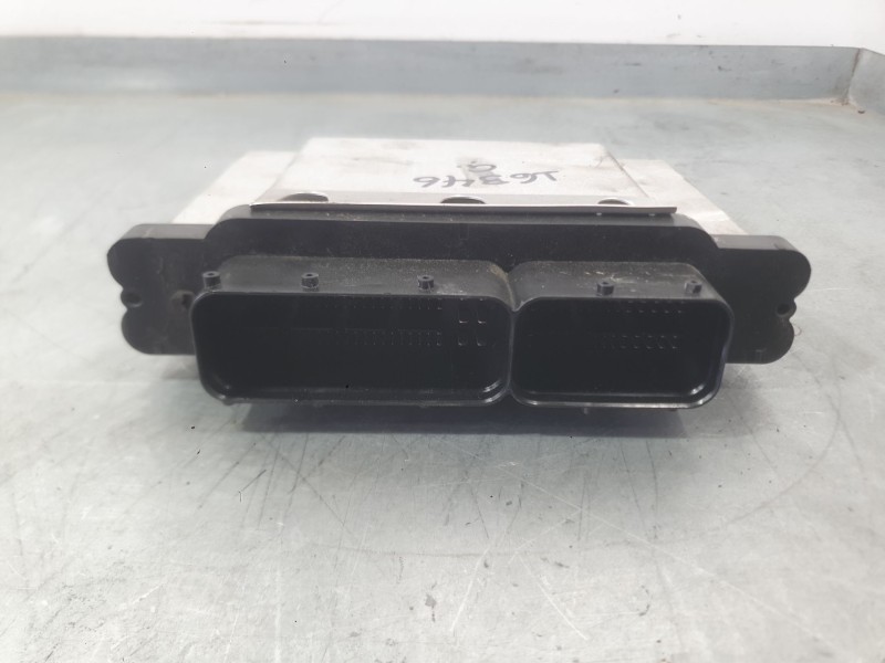 Recambio de centralita motor uce para volkswagen polo advance referencia OEM IAM   