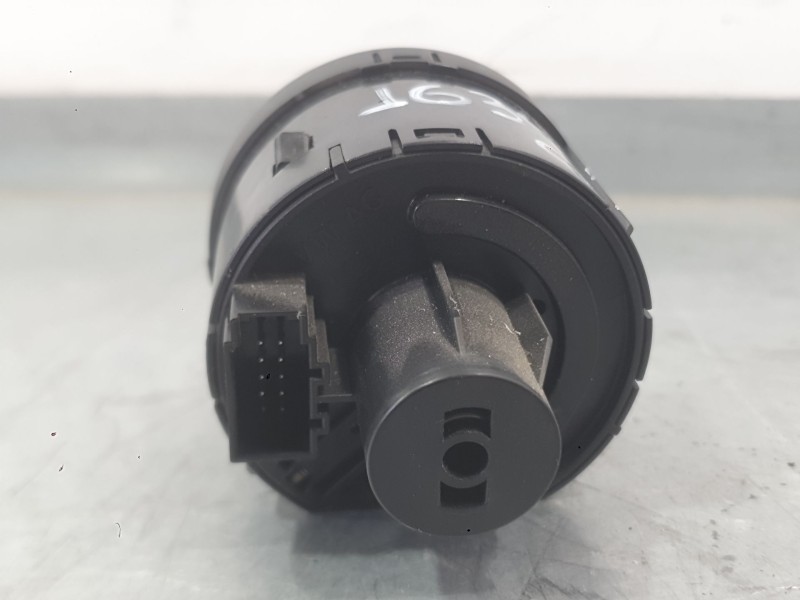 Recambio de mando luces para volkswagen polo advance referencia OEM IAM 5G0941431AG  