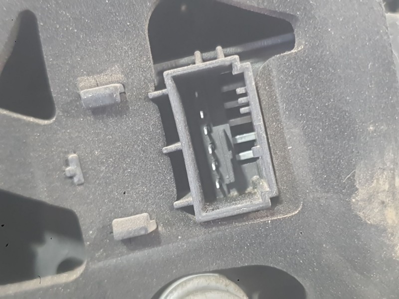 Recambio de piloto trasero derecho para volkswagen polo advance referencia OEM IAM 2G0945096B  