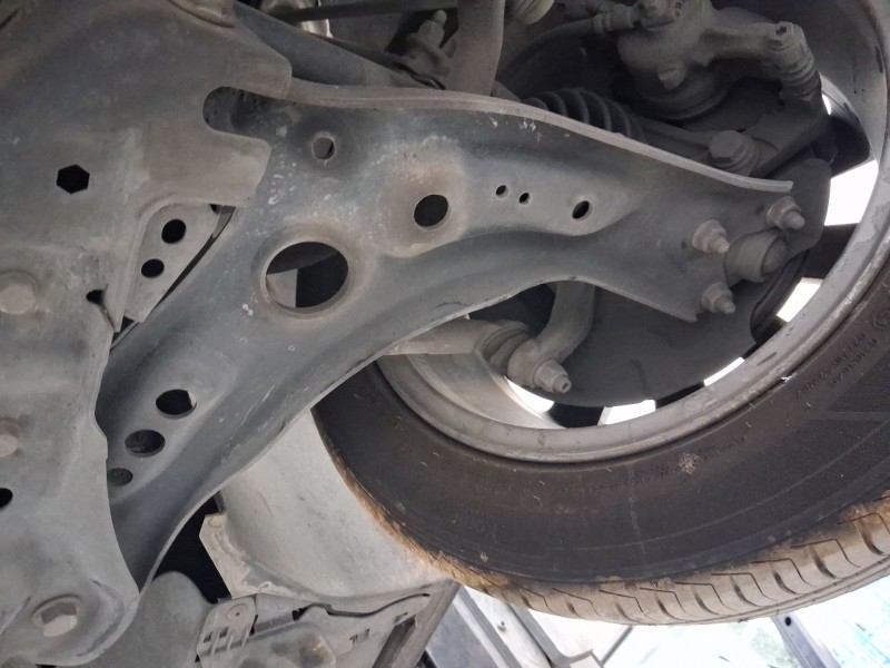 Recambio de brazo suspension inferior delantero izquierdo para seat leon st (5f8) 1.4 tgi referencia OEM IAM 5WA407151  