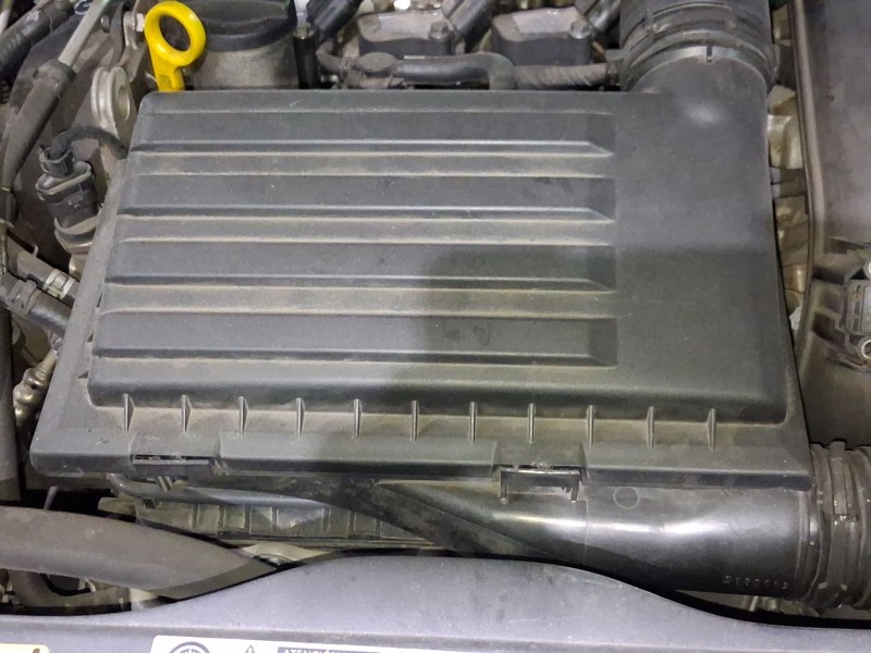 Recambio de carcasa filtro aire para seat leon st (5f8) 1.4 tgi referencia OEM IAM 04E129611G  