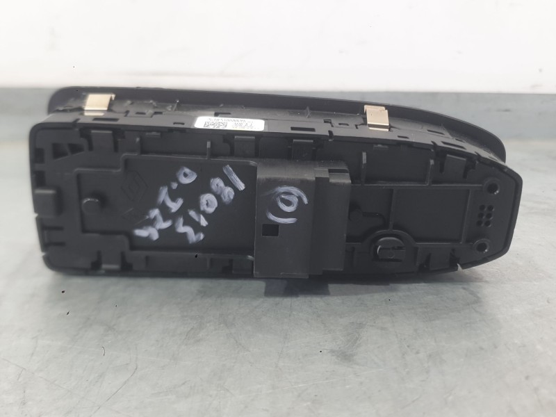 Recambio de mando elevalunas delantero izquierdo para renault clio v (b7_) 1.5 blue dci 100 (b7ad) referencia OEM IAM 254102693R