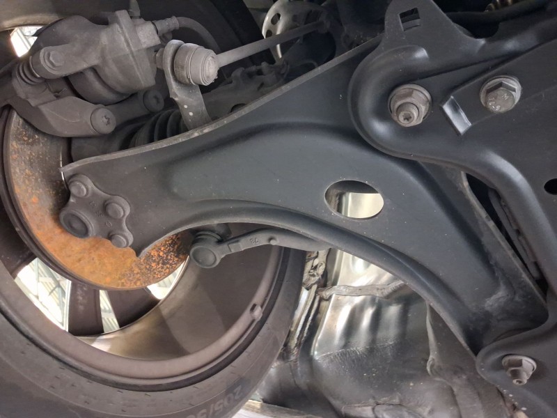 Recambio de brazo suspension inferior delantero derecho para peugeot 2008 i (cu_) 1.2 thp 110 / puretech 110 referencia OEM IAM 
